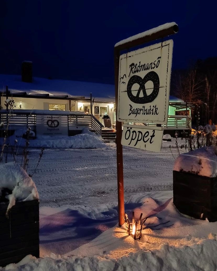 Rådmansö Bageributik i vinterskrud