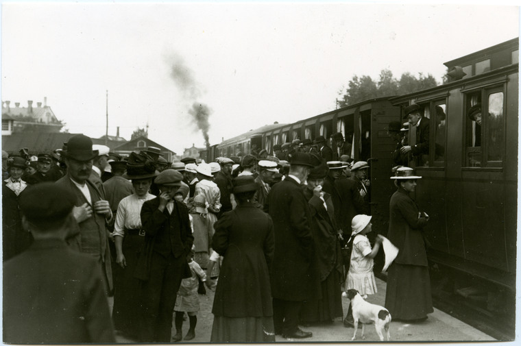 Inryckning av värnpliktiga vid Norrtälje station 1900–1920